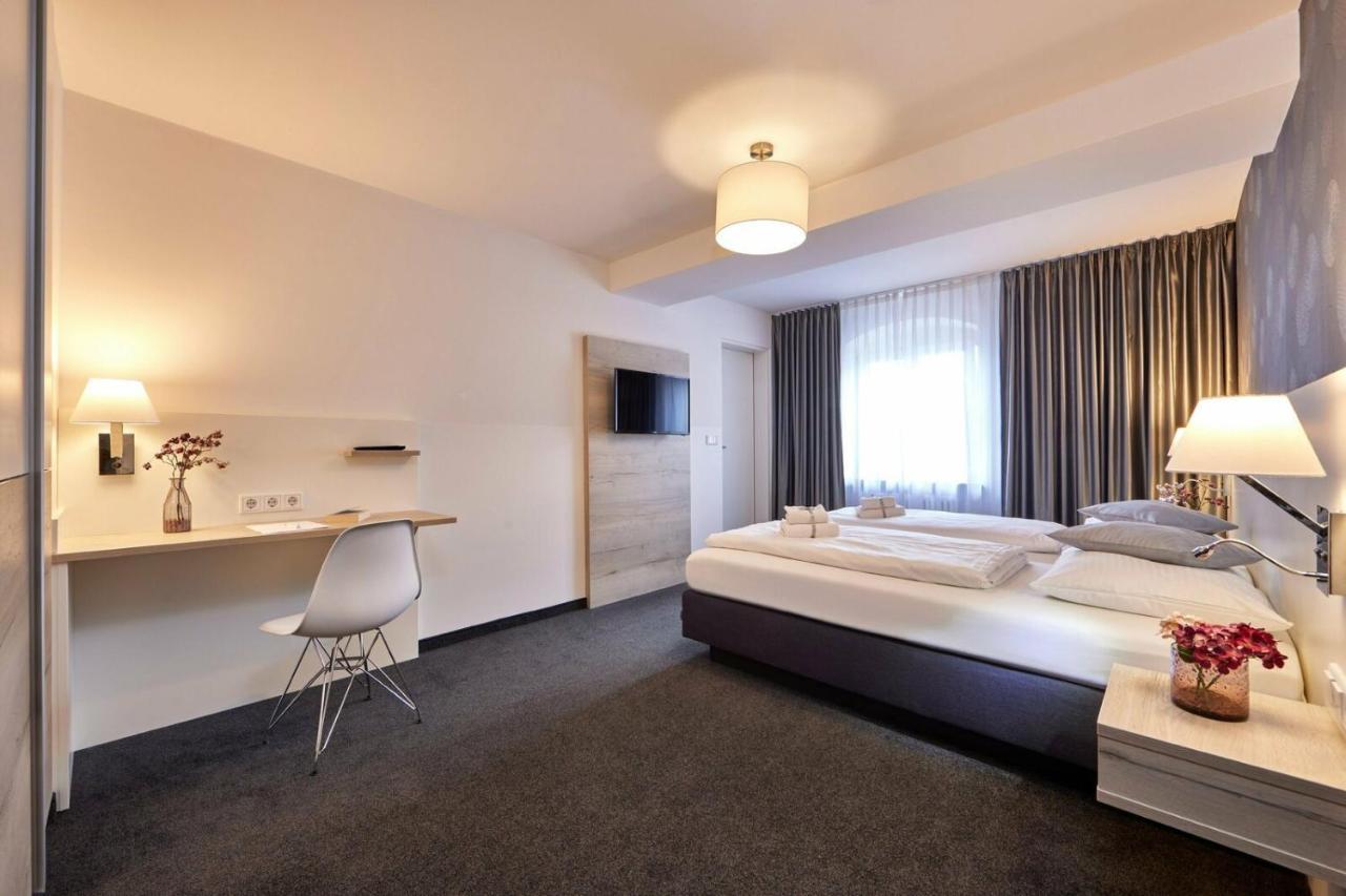 Hotel Alter Wirth Geretsried Exterior photo
