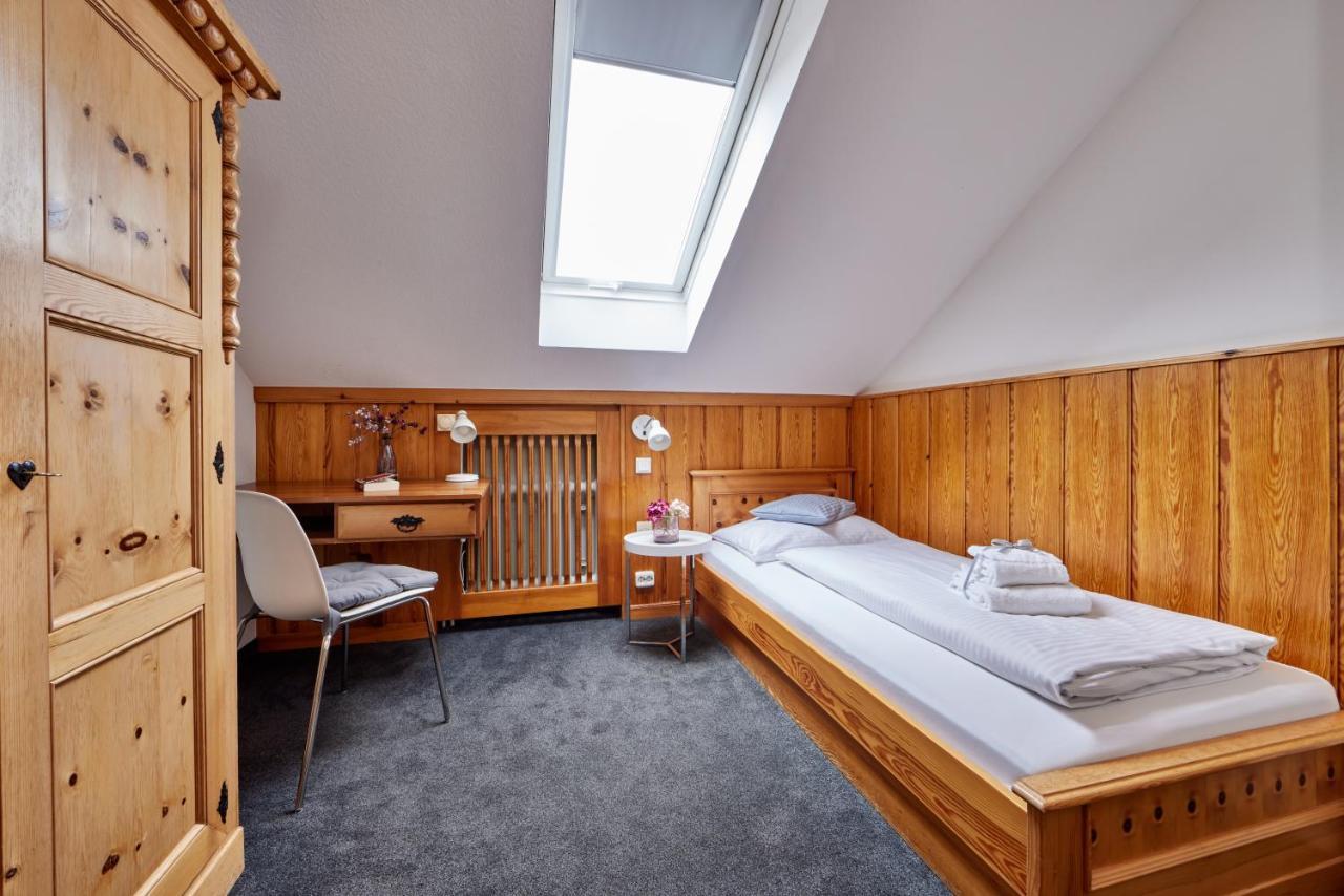 Hotel Alter Wirth Geretsried Exterior photo